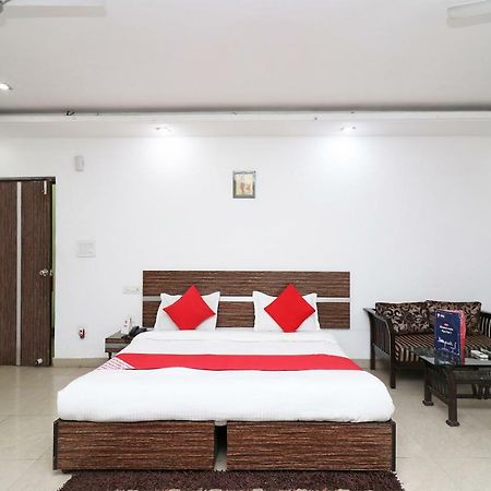 Oyo 10257 Hotel Lotus Park Гургаон Екстериор снимка