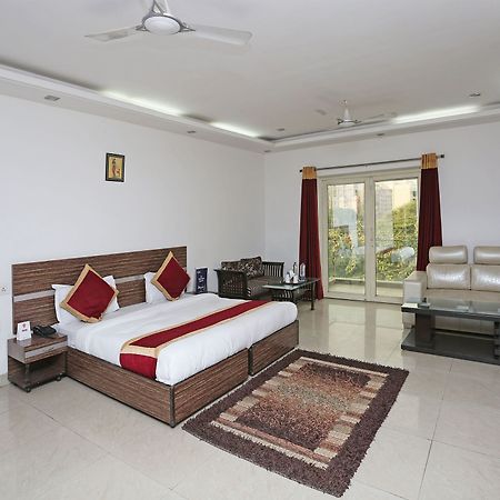 Oyo 10257 Hotel Lotus Park Гургаон Екстериор снимка