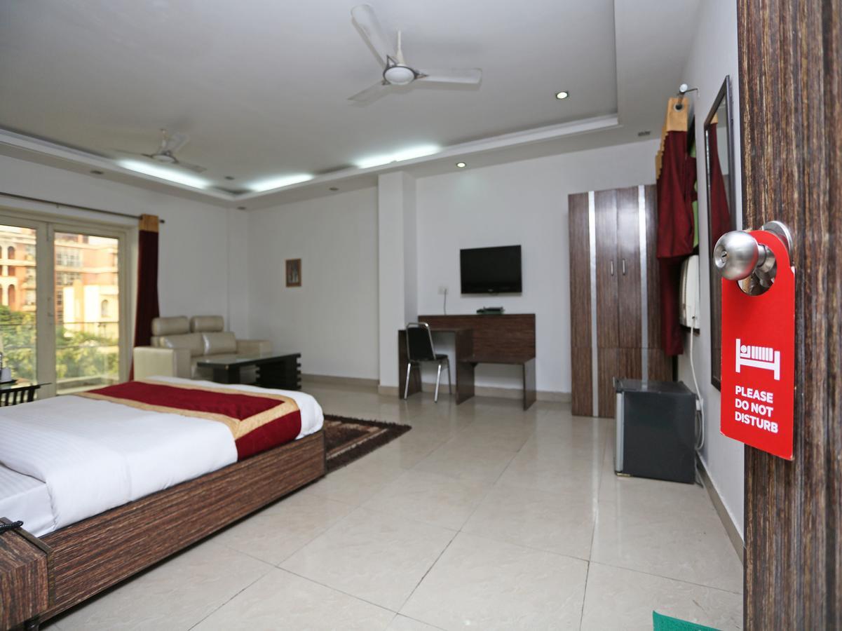 Oyo 10257 Hotel Lotus Park Гургаон Екстериор снимка