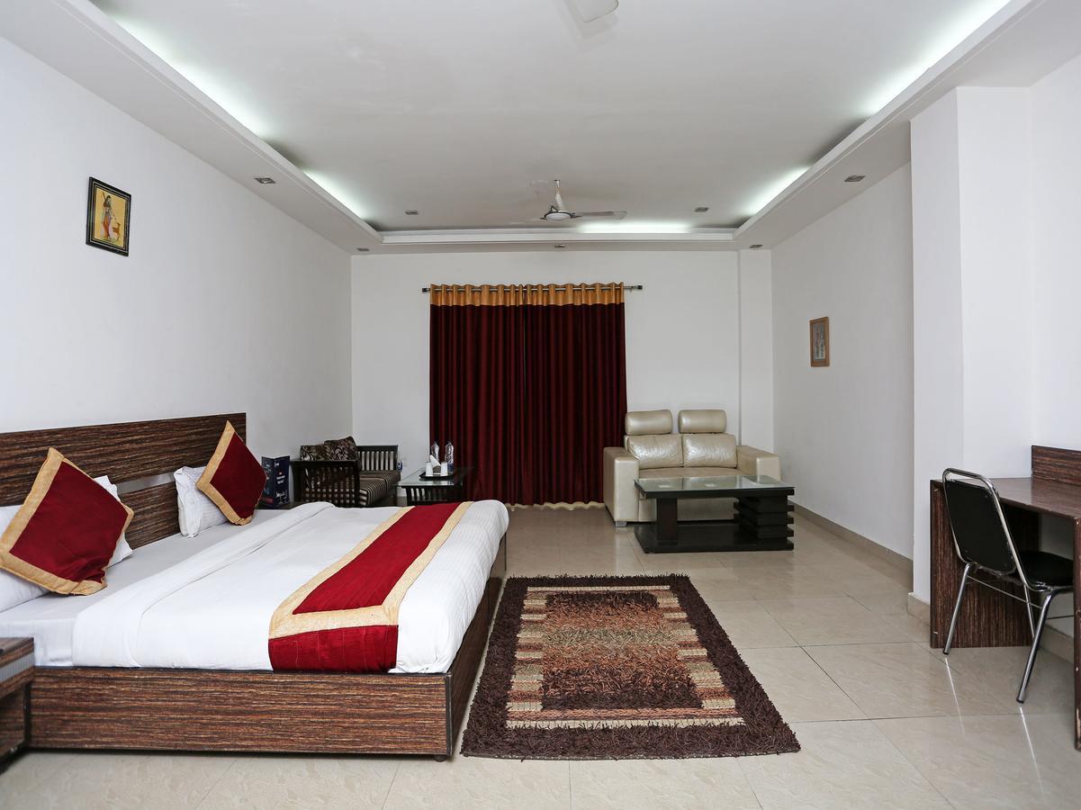 Oyo 10257 Hotel Lotus Park Гургаон Екстериор снимка