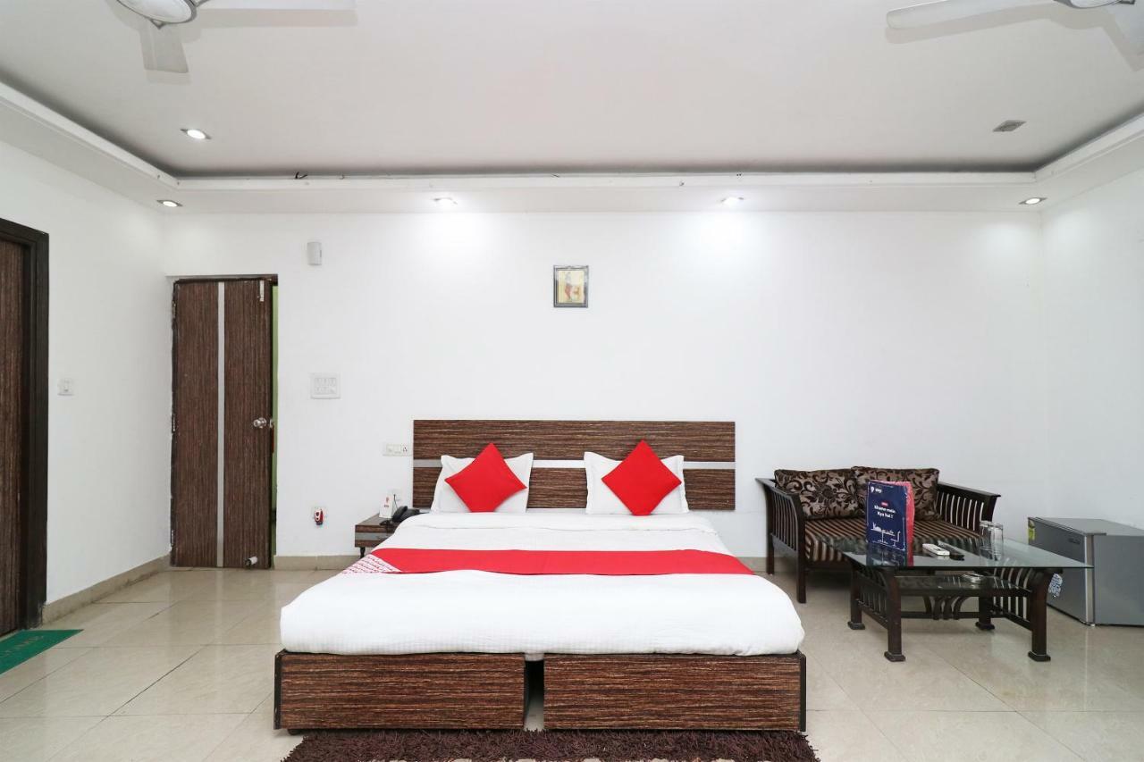 Oyo 10257 Hotel Lotus Park Гургаон Екстериор снимка
