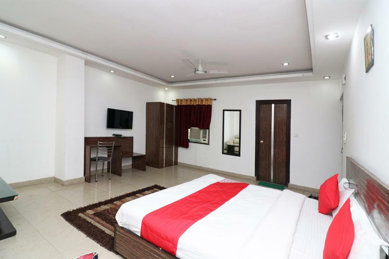 Oyo 10257 Hotel Lotus Park Гургаон Екстериор снимка