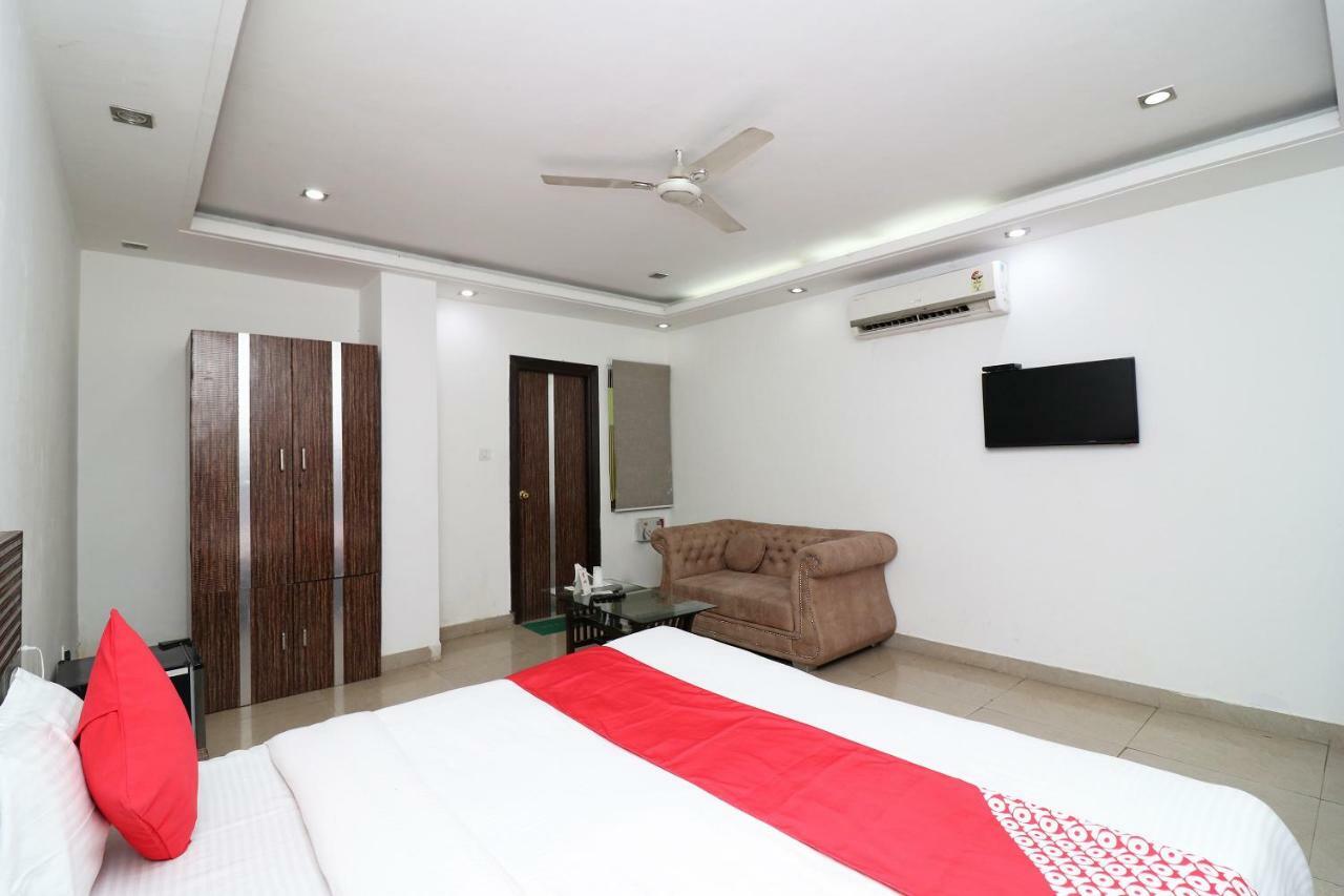 Oyo 10257 Hotel Lotus Park Гургаон Екстериор снимка