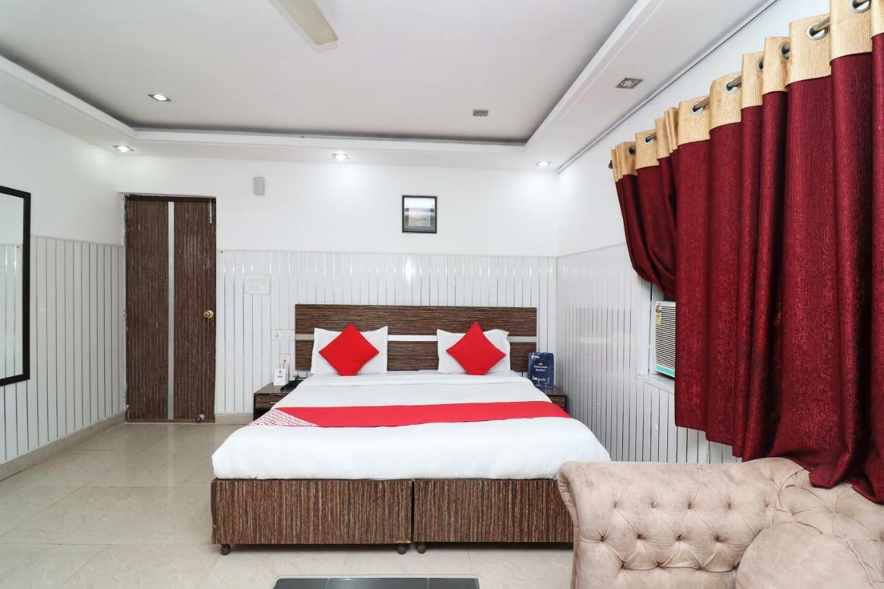 Oyo 10257 Hotel Lotus Park Гургаон Екстериор снимка